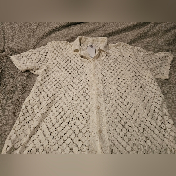 Chic Cream Lace Blouse - Picture 2 of 2